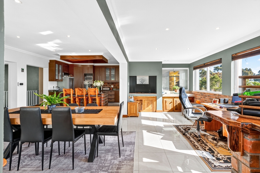 6 Bedroom Property for Sale in Olive Grove Western Cape